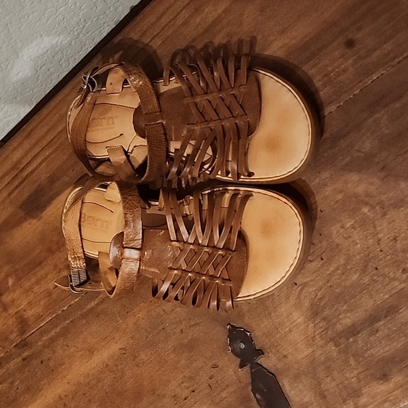 Born Leather Sandels - Picture 6 of 6